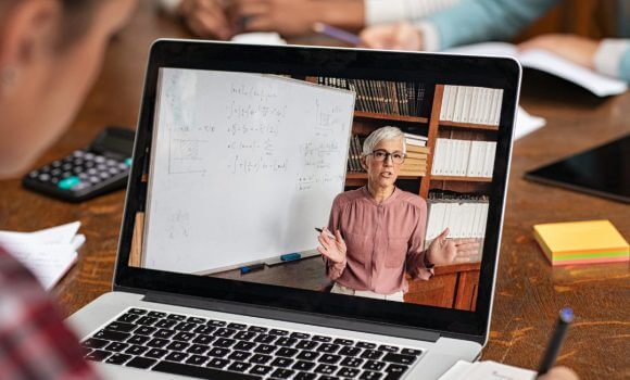 Porta il gioco dell’insegnamento online al livello successivo Porta il gioco dell’insegnamento online al livello successivo